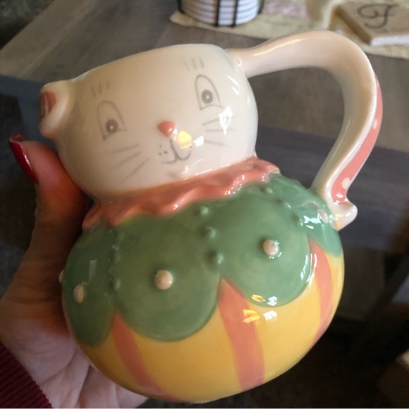 Johanna Parker bunny mug - Picture 3 of 7